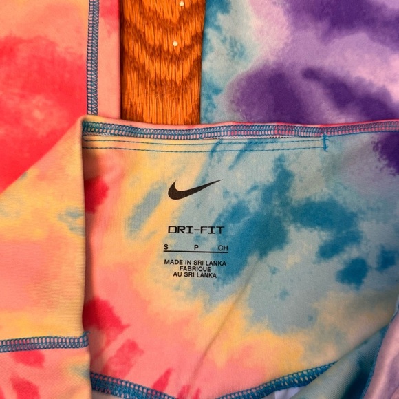 Nike Women’s Training Dri-FIT One Mid-Rise 7/8 Tie Dye Leggings Size Small - Picture 9 of 13